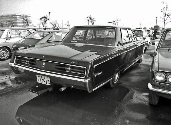 68-1b 229-10b 1968 Chrysler Newport Custom 4dr Hardtop.jpg